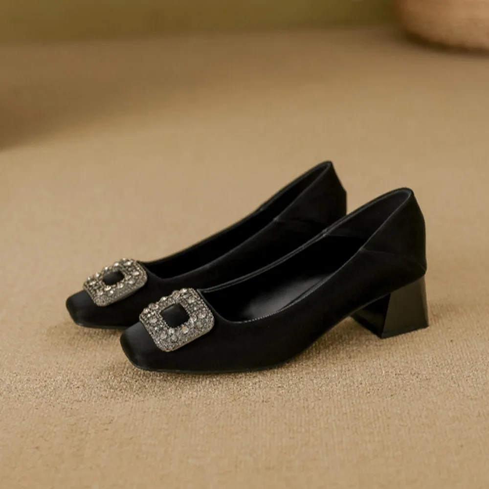 أحذية نسائية بكعب عالٍ 2026، أ - مراجعة Women Formal Wear With Shoes وسعره