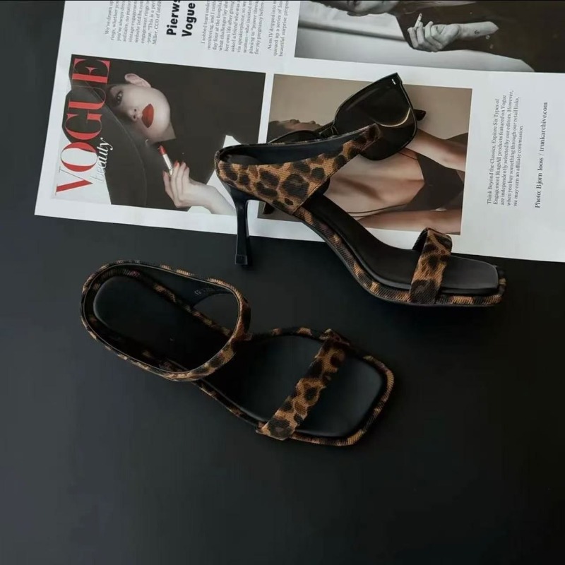 صنادل صيفية جديدة بنقشة الفهد  - مراجعة Women Formal Wear Heels وسعره