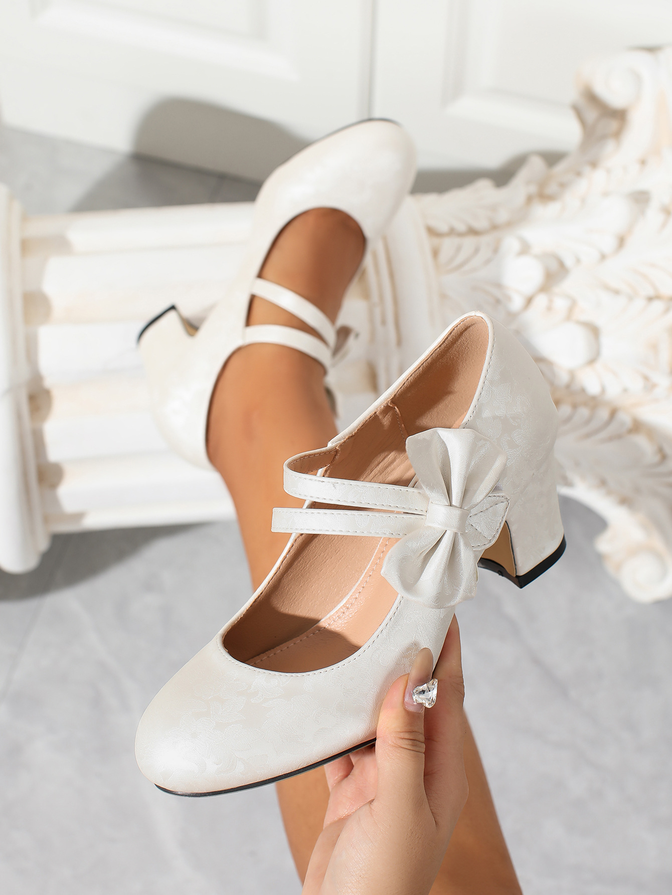 أحذية نسائية كبيرة الحجم بتصمي - مراجعة Women Formal Wear Heels وسعره