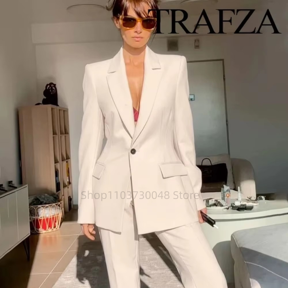 بدلة رسمية أنيقة للسيدات في ال - مراجعة Women Formal Wear Office وسعره